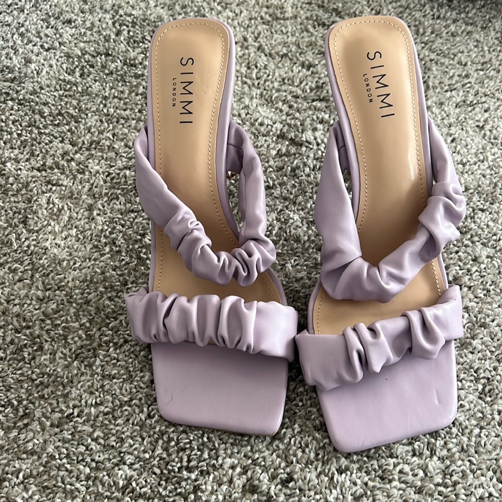 2-3 inch heels purple Simmi lightly worn